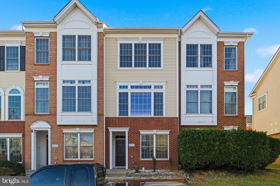 Pending $560,000 • Co-Listing Agent