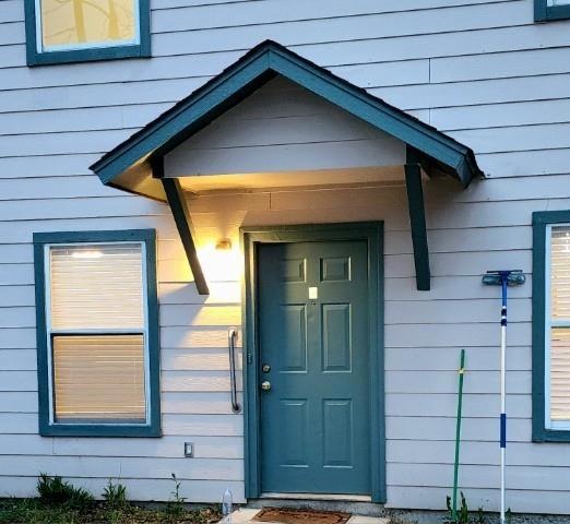 519 W Hutchison St unit C, San Marcos, TX 78666 - photo 1