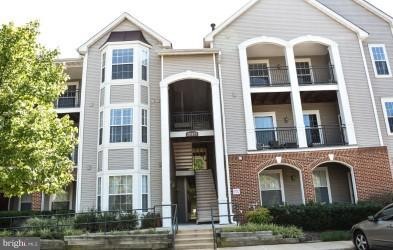 20451 Chesapeake Square unit 300, Sterling, VA 20165 - photo 1
