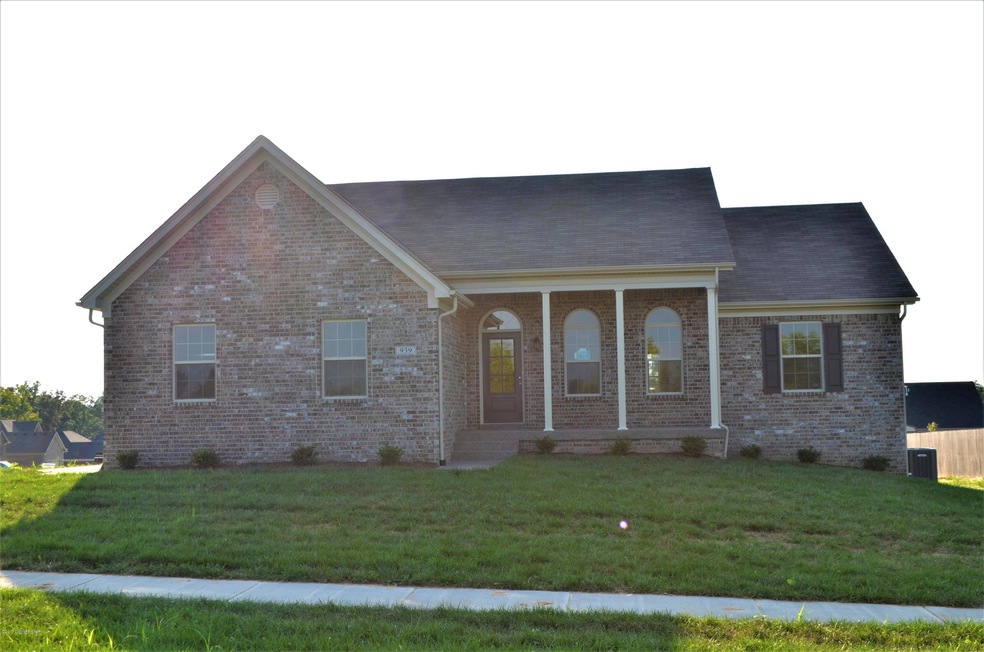 513 Persimmon Dr, Mount Washington, KY 40047 - photo 1