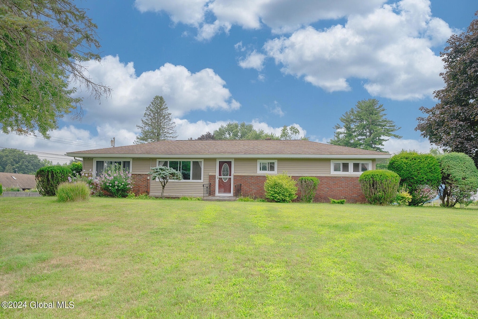 17 Middle Rd, Troy, NY 12180 - photo 1