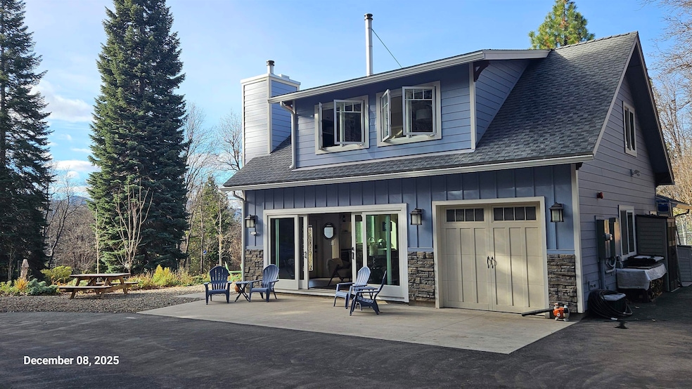 713 Mountain Oak Dr, Mount Shasta, CA 96067 - photo 1