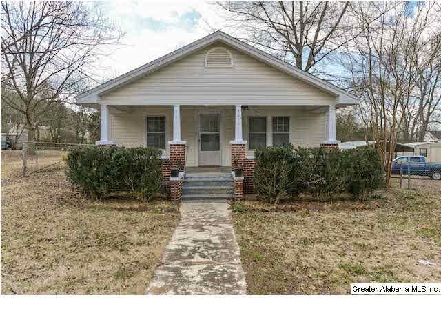 Welcome to 8429 Lewis Avenue!