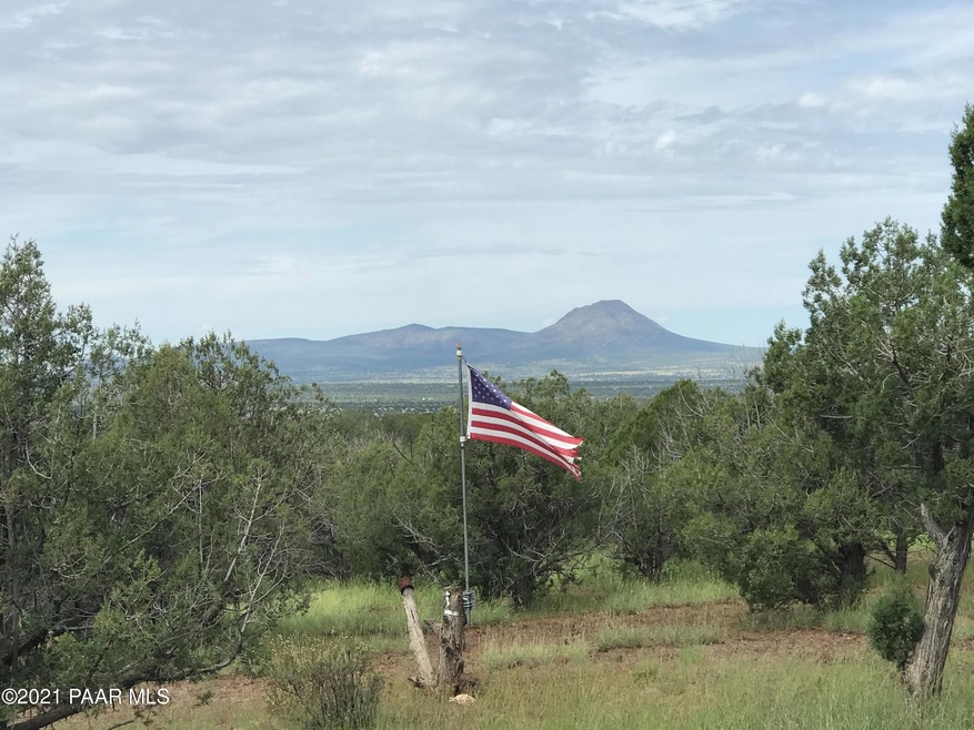 43700 N Robles Rd, Ash Fork, AZ 86320 - photo 1