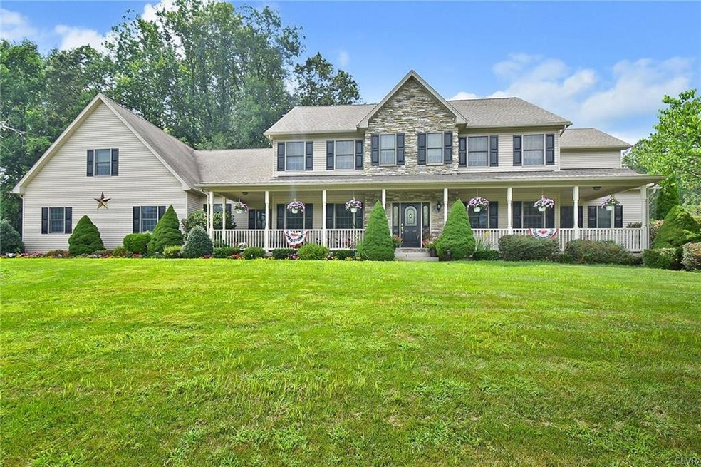 Welcome to 2702 Maple Drive!