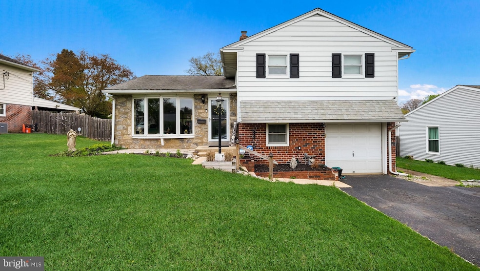 304 S New Ardmore Ave, Broomall, PA 19008 - photo 1