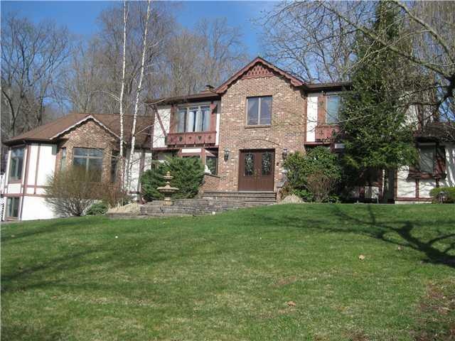 1 Prosperity Dr, Suffern, NY 10901 - photo 1