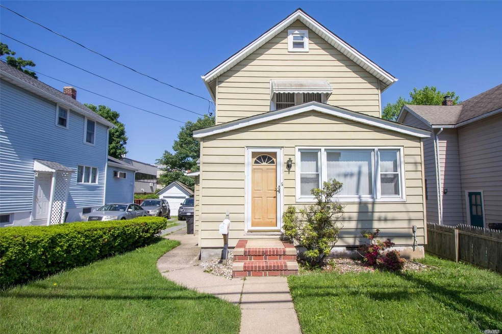 43 S Bayles Ave, Port Washington, NY 11050 - photo 1