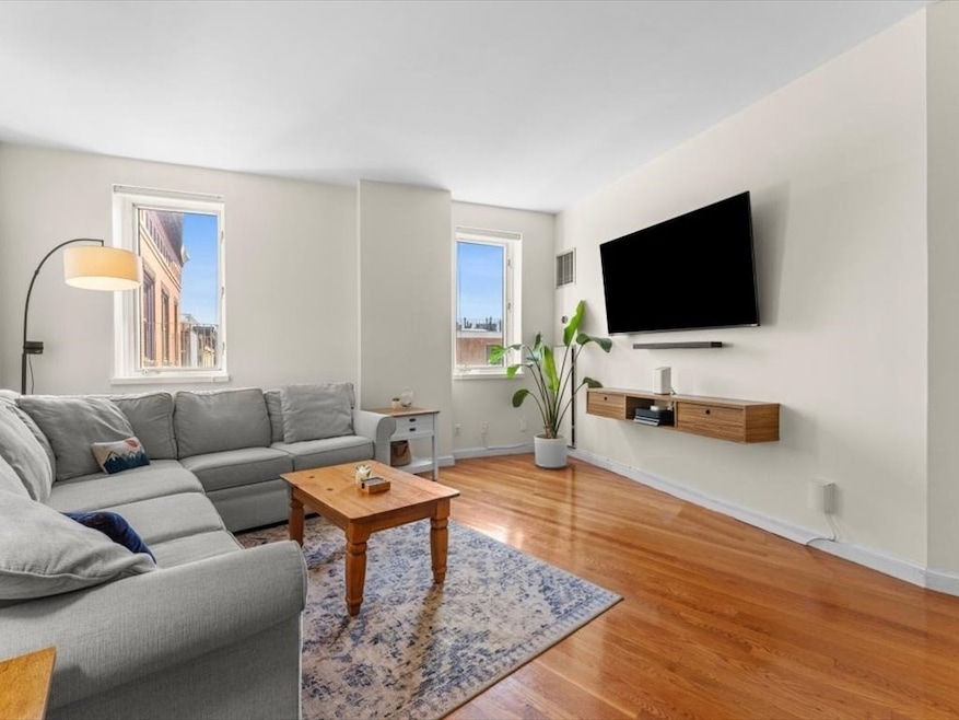 19 Wiget St unit 505, Boston, MA 02113 - photo 1