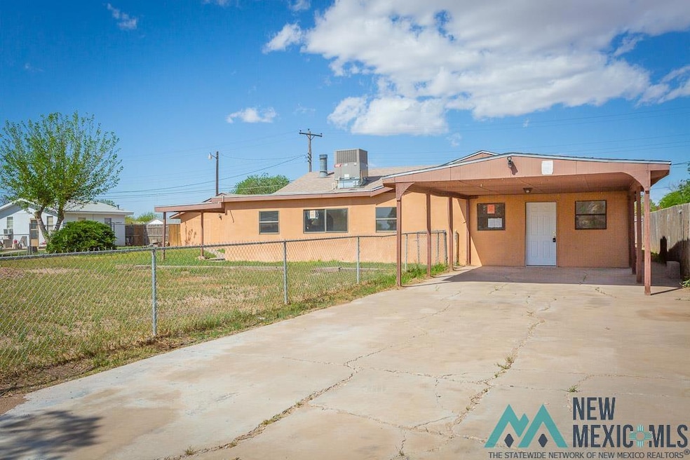 1822 N Kansas Ave, Roswell, NM 88201 - photo 1