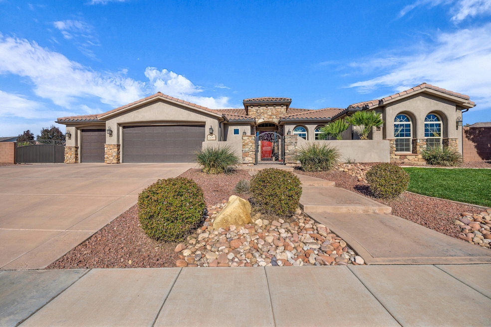 2247 E Coyote Springs Dr, Saint George, UT 84790 - photo 1