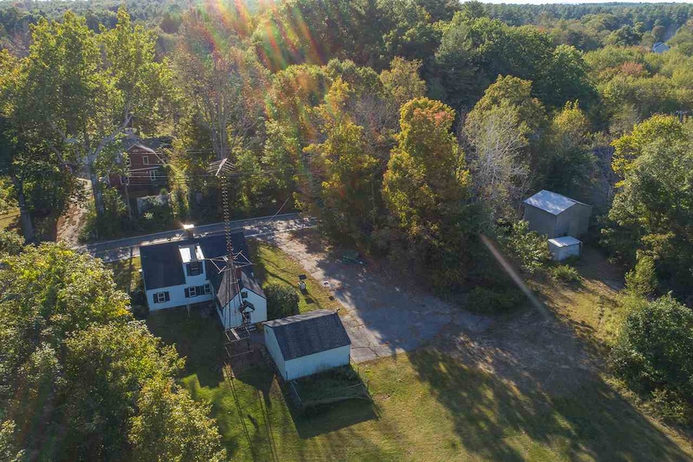 258 Wadleigh Falls Rd, Newmarket, NH 03857 - photo 1