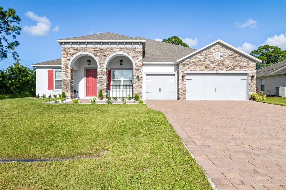 192 SW Klee Cir