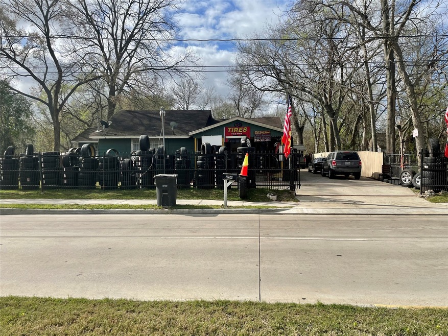 2204 Parker Rd, Houston, TX 77093 - photo 1