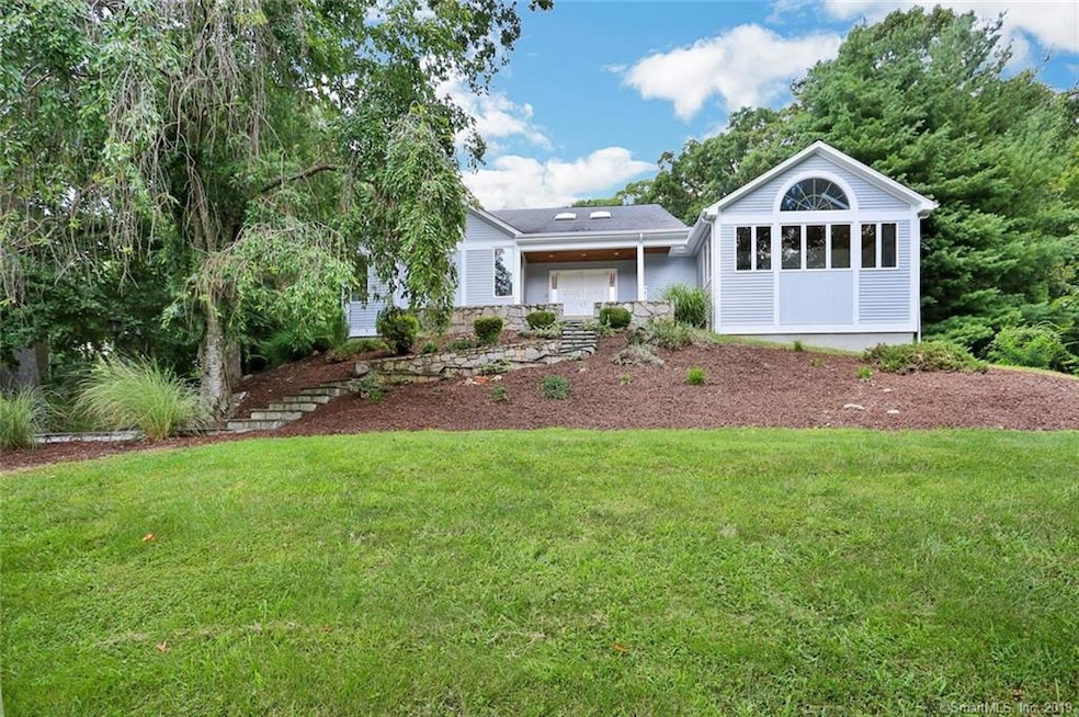 15 Topaz Ln, Trumbull, CT 06611 - photo 1