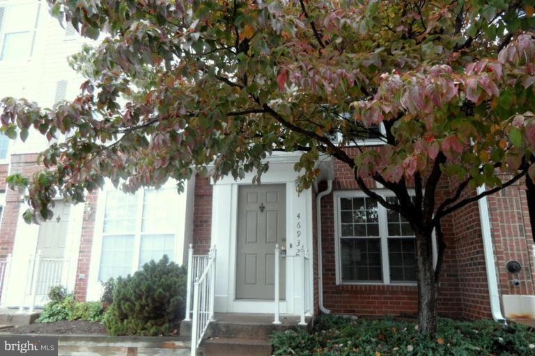 46932 Courtyard Square unit 100, Sterling, VA 20164 - photo 1