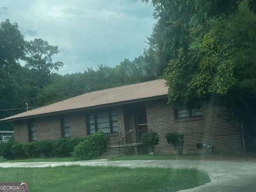 184 Pecan Dr, Hartwell, GA 30643 - photo 1