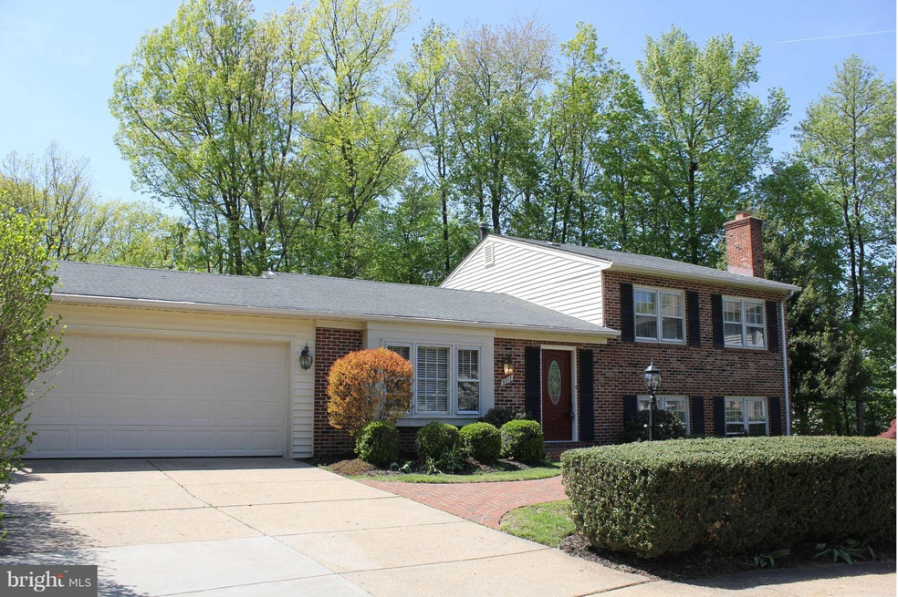 9717 Counsellor Dr, Vienna, VA 22181 - photo 1