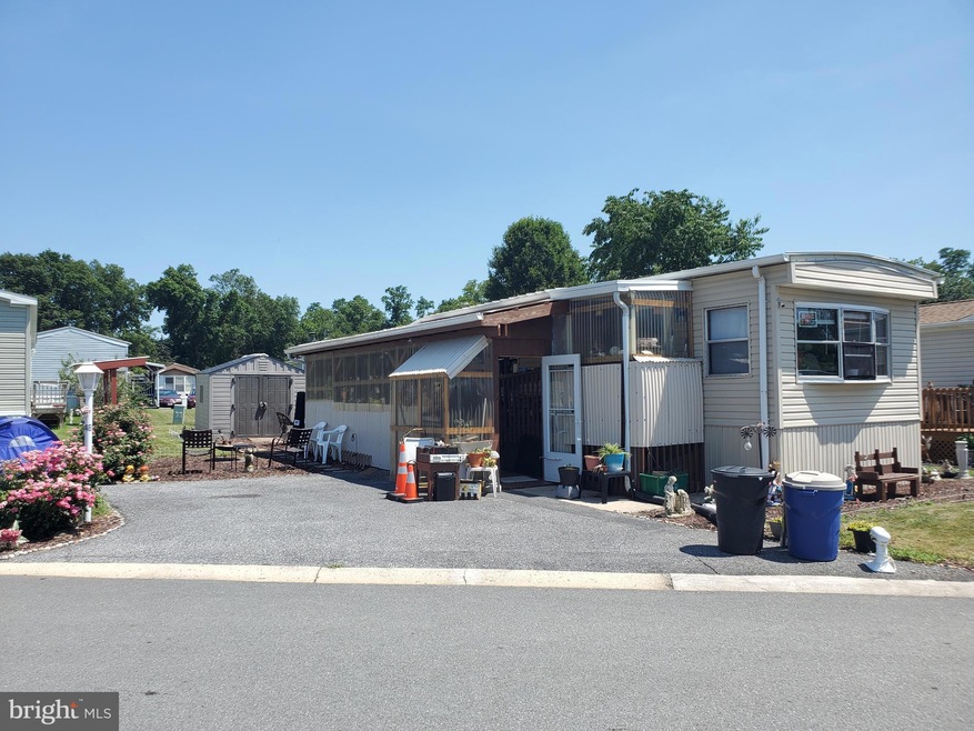 48 Boxwood Blvd, Columbia, PA 17512 - photo 1