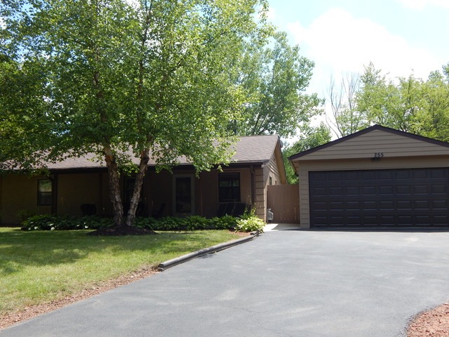 255 Melody Ln, Carpentersville, IL 60110 - photo 1