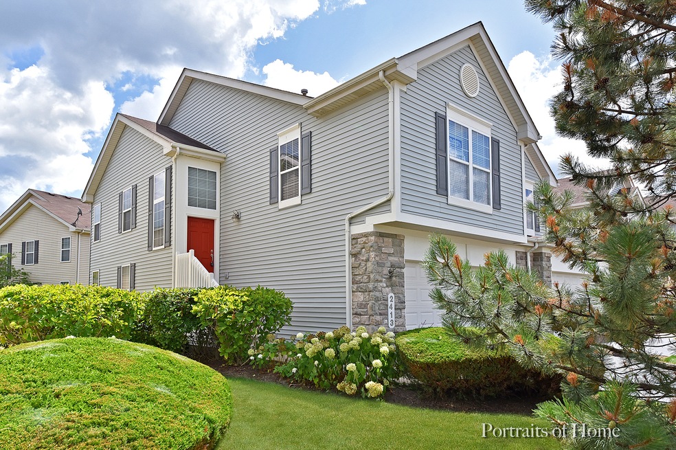 Beautiful three bedroom/three bath townhouse in Ge