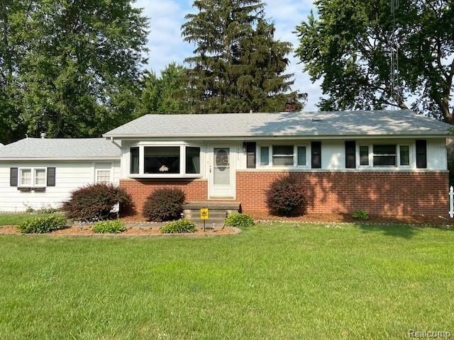 3370 Hammerberg Rd, Flint, MI 48507 - photo 1