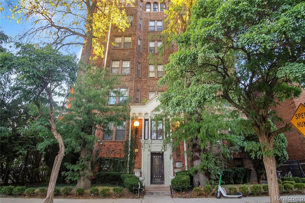 120 Glynn Ct unit 7, Detroit, MI 48202 - photo 1