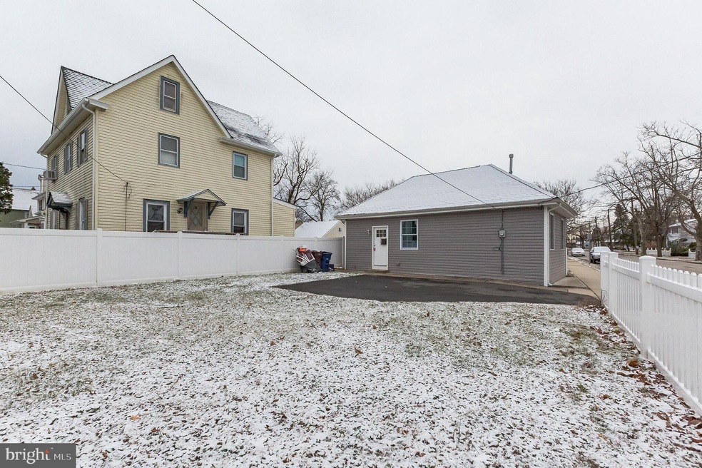 102 W Washington St, Riverside, NJ 08075 - photo 1