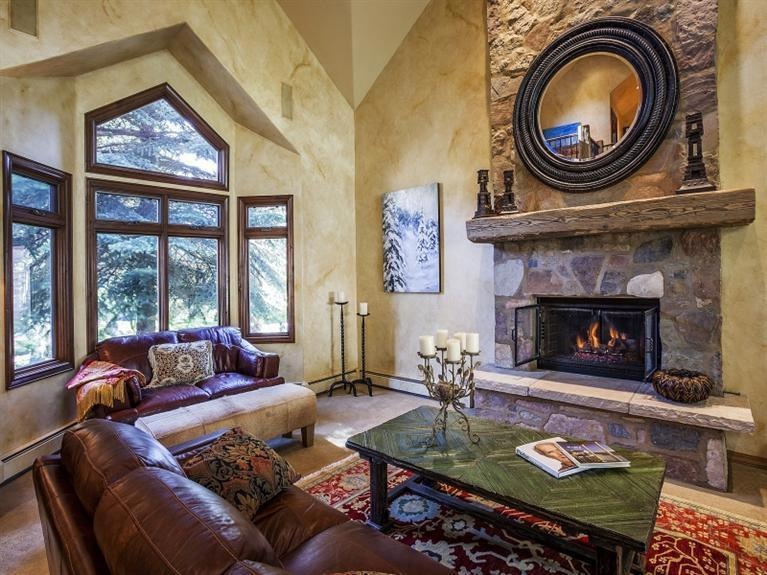 Living Room with leather sofas and an an