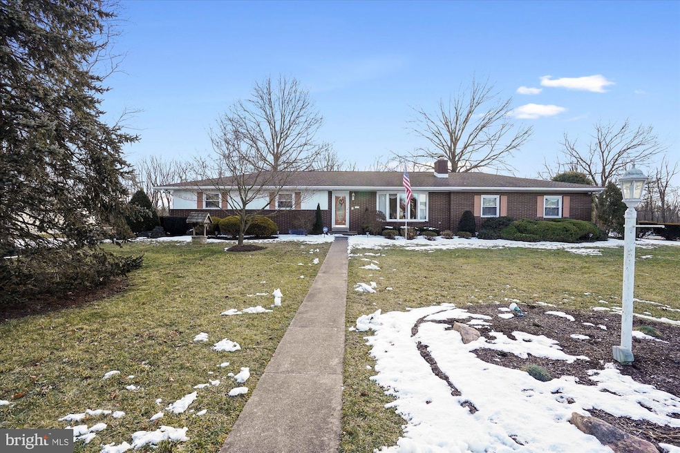 58 Clarence Ave, Shoemakersville, PA 19555 - photo 1