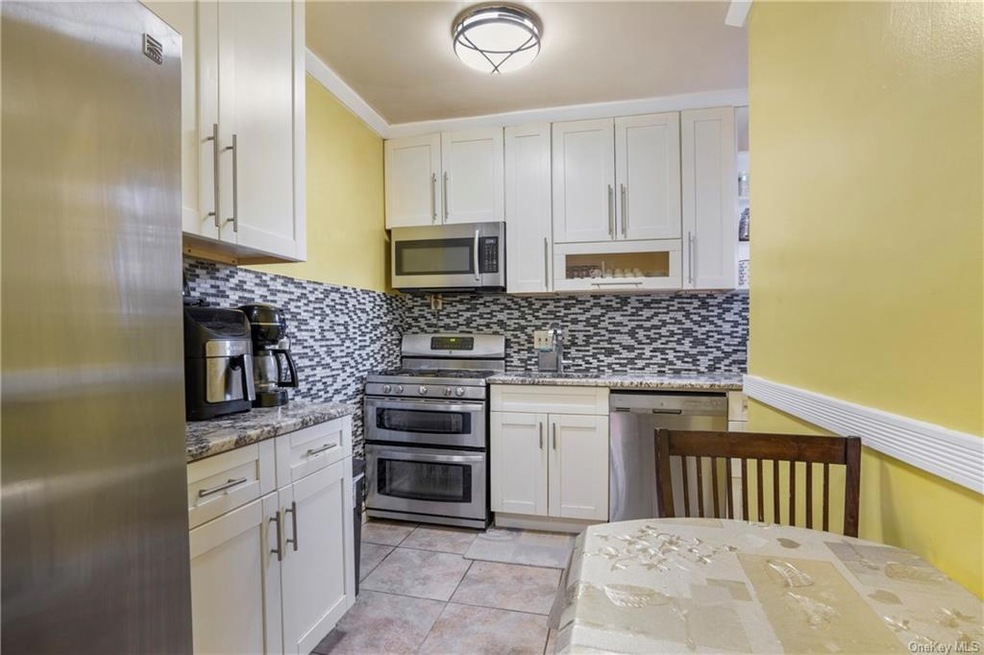 107 Glen Rd unit 2A, Yonkers, NY 10704 - photo 1