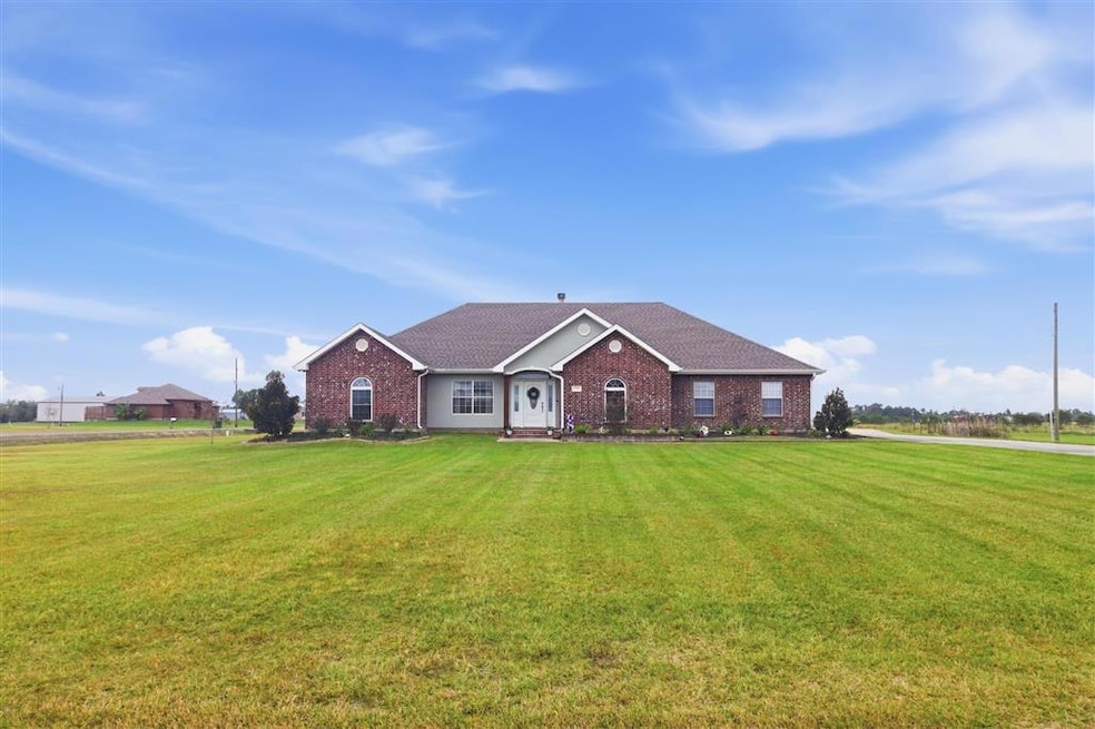 110 Boudreaux Ln, Lake Charles, LA 70607 - photo 1