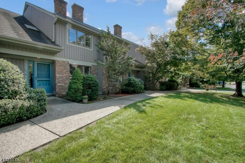 101 Storms Dr, Mahwah, NJ 07430 - photo 1