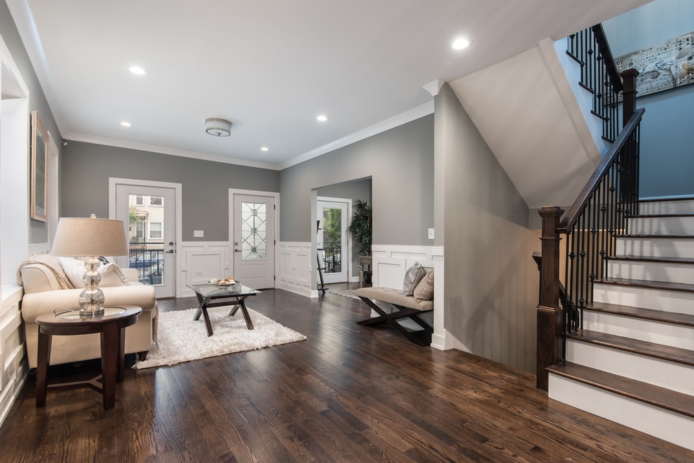 3055 N Gresham Ave, Chicago, IL 60618 - photo 1