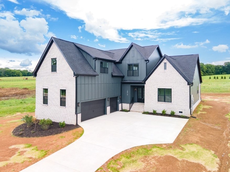 1012 Peyton Place, Columbia, TN 38401 - photo 1