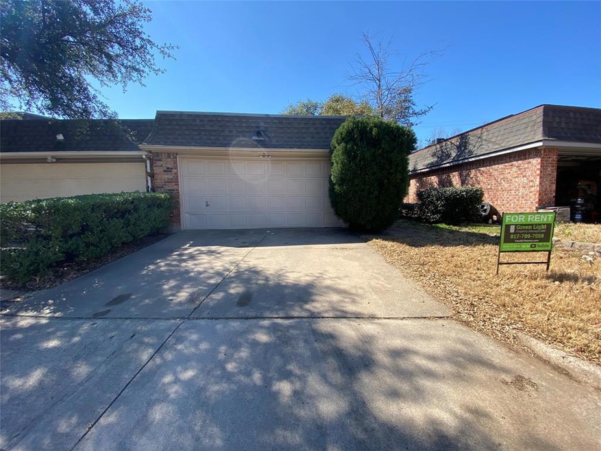 2811 Summit View Dr, Bedford, TX 76021 - photo 1