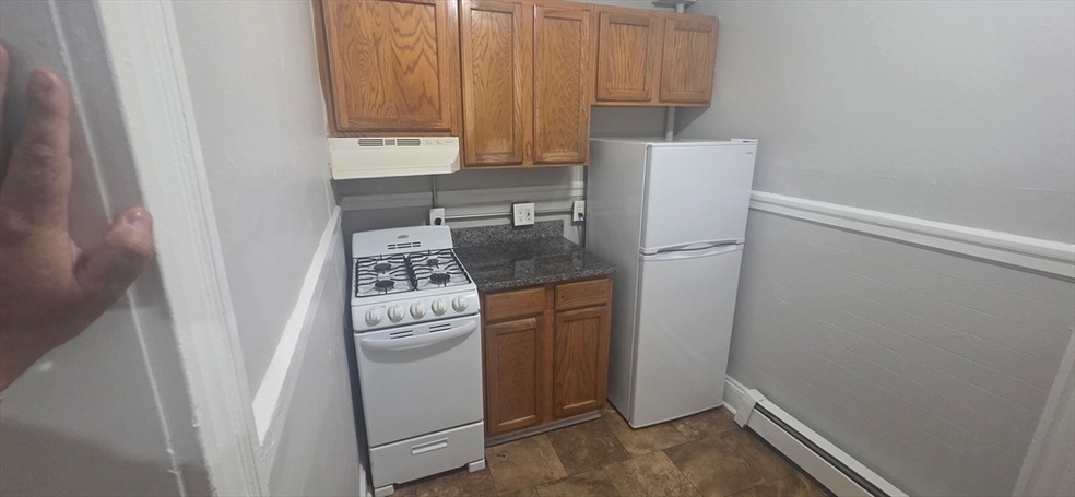 44 Estes St unit 6, Lynn, MA 01902 - photo 1