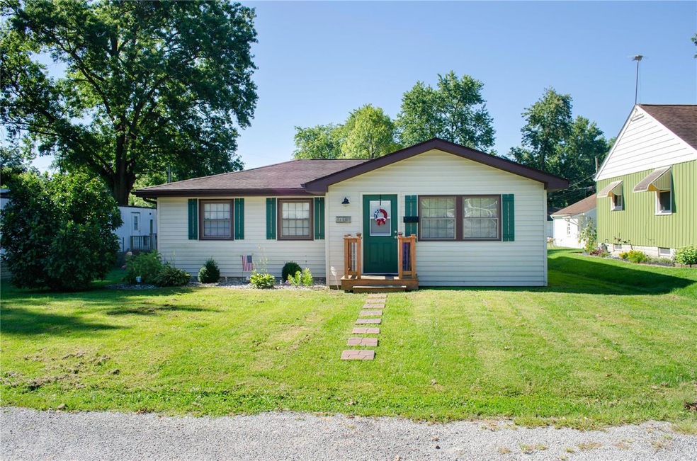 114 E Emily St, Freeburg, IL 62243 - photo 1