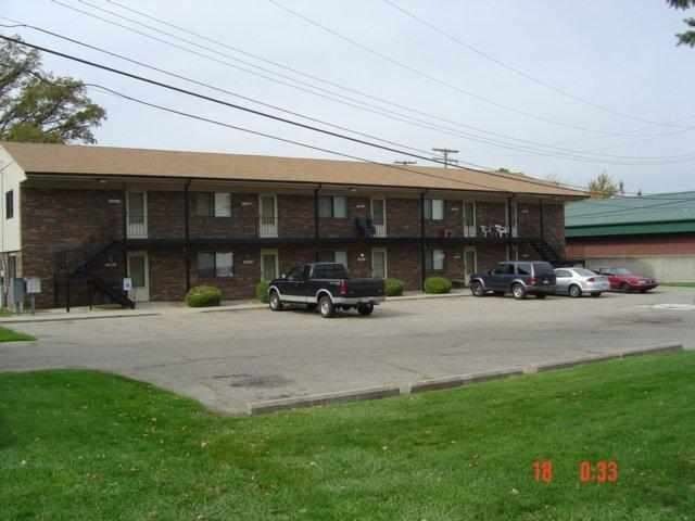 29935 Utica Rd, Roseville, MI 48066 - photo 1