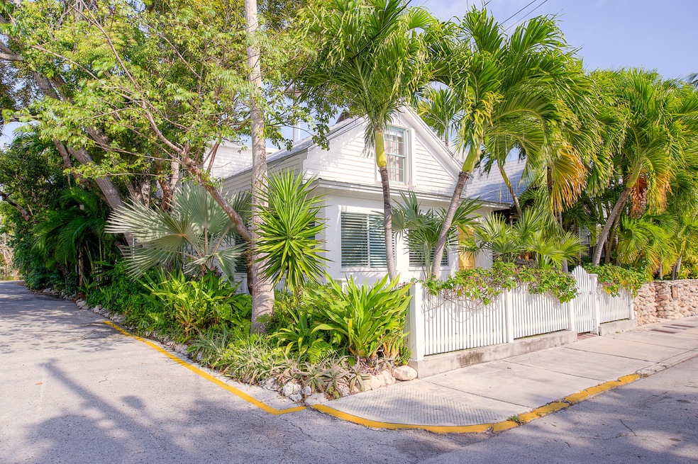 1215 Newton St.