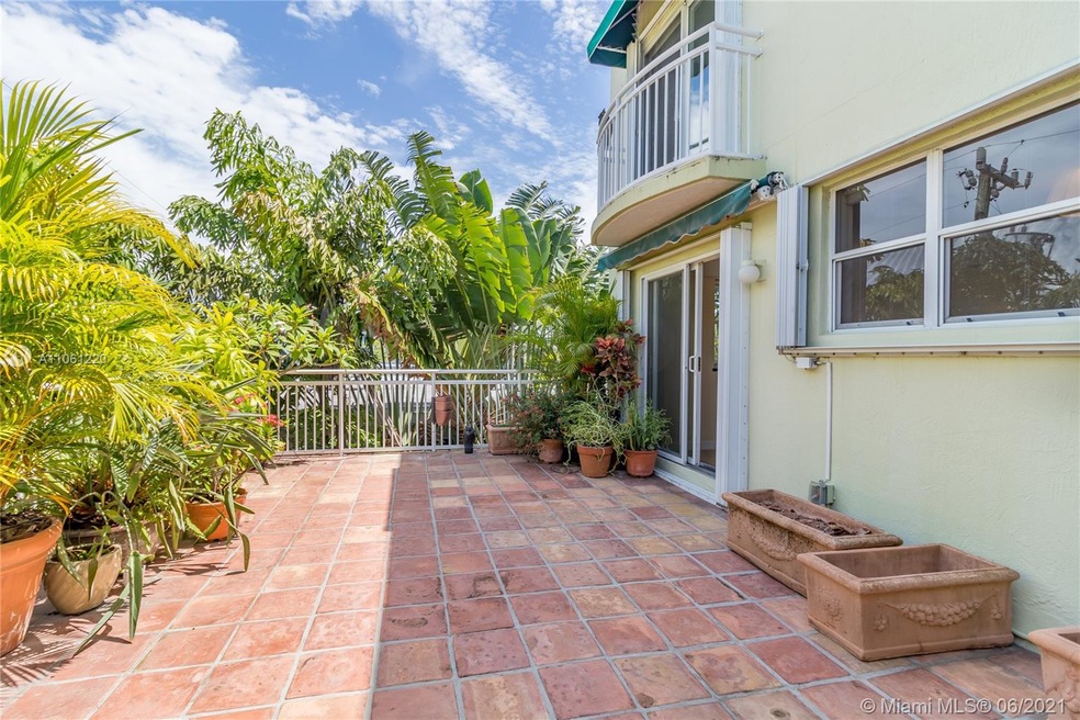 16x25 private patio directly off the living area
