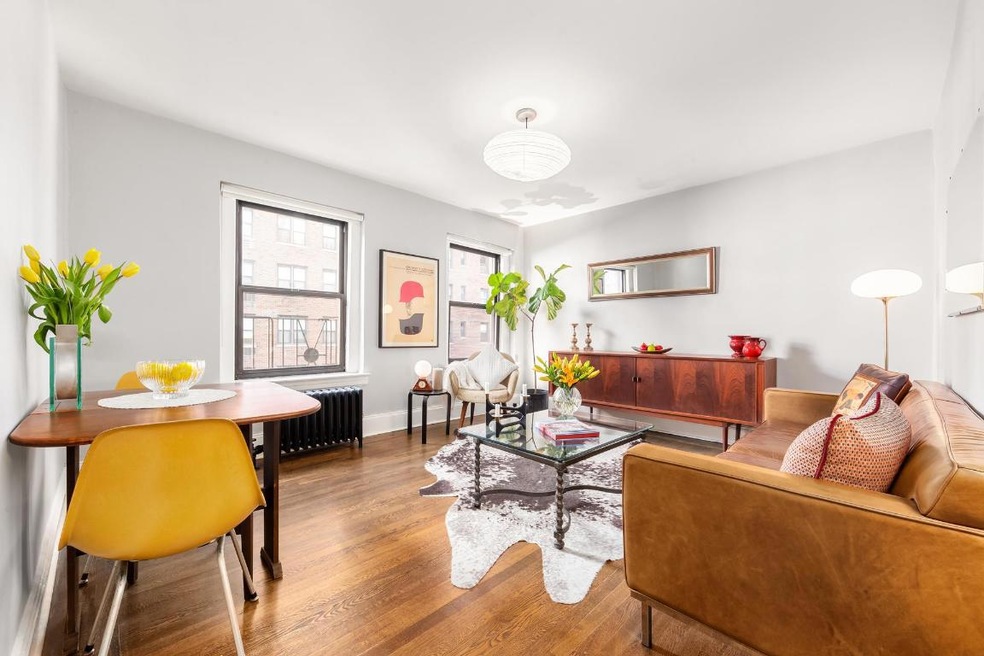 240 E 24th St unit 4A, New York, NY 10010 - photo 1