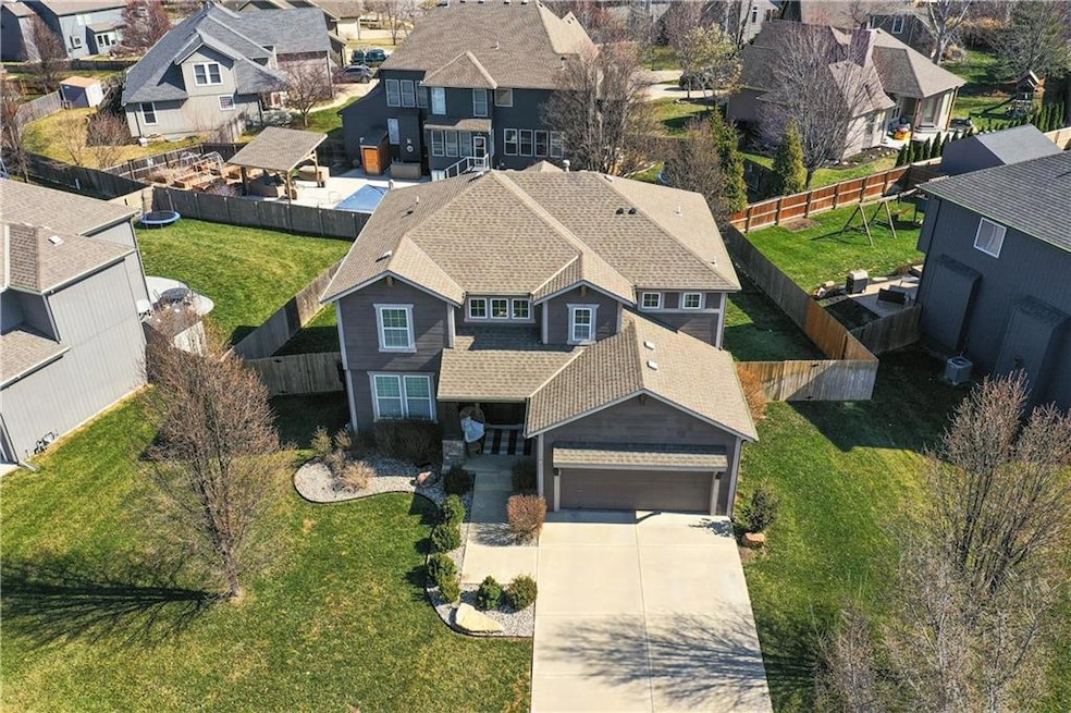 10218 Theden Cir, Lenexa, KS 66220 - photo 1