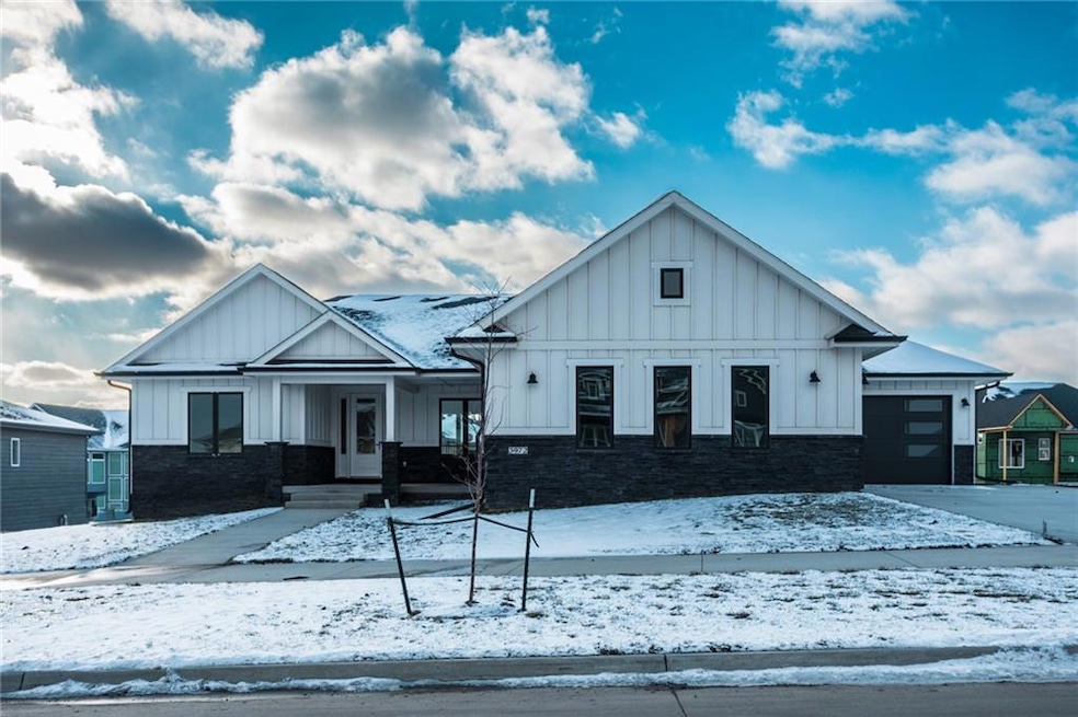 3972 Westgate Pkwy, Clive, IA 50325 - photo 1