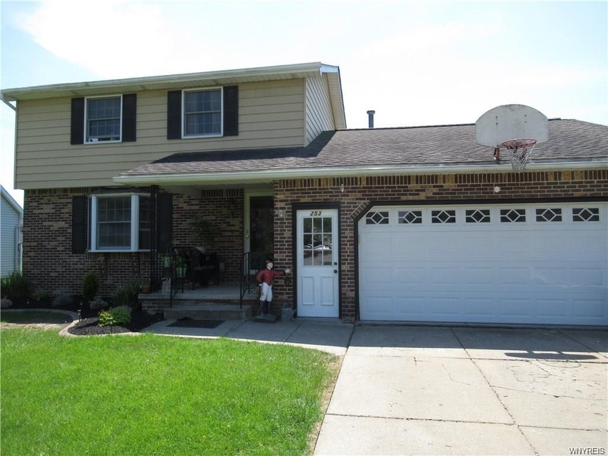 253 Selkirk Dr, North Tonawanda, NY 14120 - photo 1