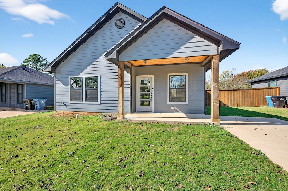 For Rent $1,525/month