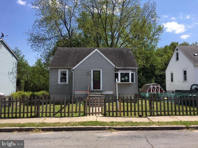 715 Maryland Ave, Essex, MD 21221 - photo 1