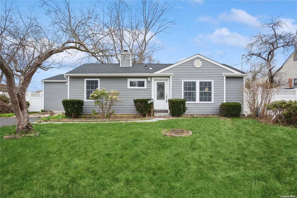 2810 Heather Ave, Medford, NY 11763 - photo 1