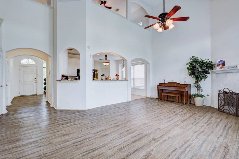 30619 N Sulphur Creek Dr, Magnolia, TX 77355 - photo 1