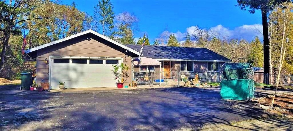 1440 Denton Trail, Grants Pass, OR 97527 - photo 1